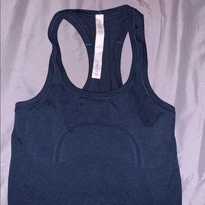 Lululemon tank